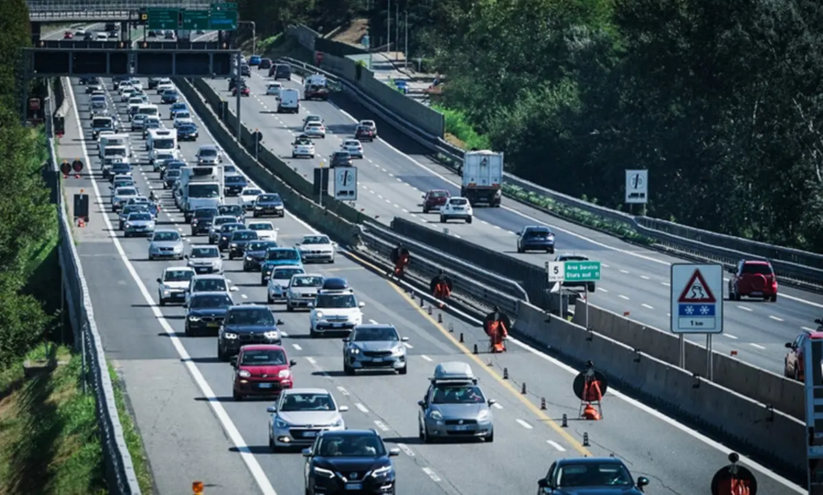 Weekend di rientri: attesi oltre 12 milioni di spostamenti sulle strade italiane\n