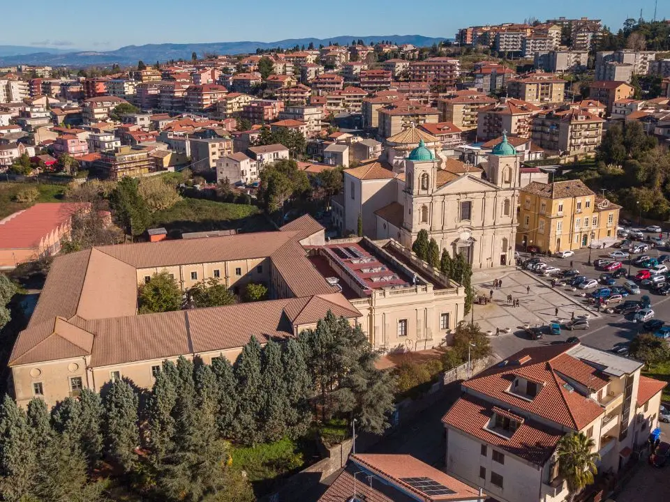 Redditi, Vibo si piazza al quarto posto tra i capoluoghi calabresi. Dinami e Nardodipace tra i comuni più poveri