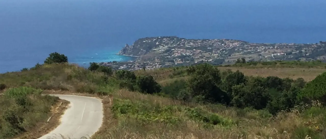 Coccorino, il balcone naturale di Capo Vaticano che si affaccia su storia e paesaggi incontaminati