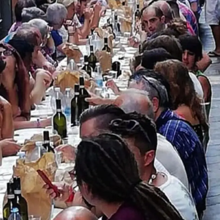 Cibo, tradizioni e convivialità al centro dell’appuntamento con la Tavolata spilingese