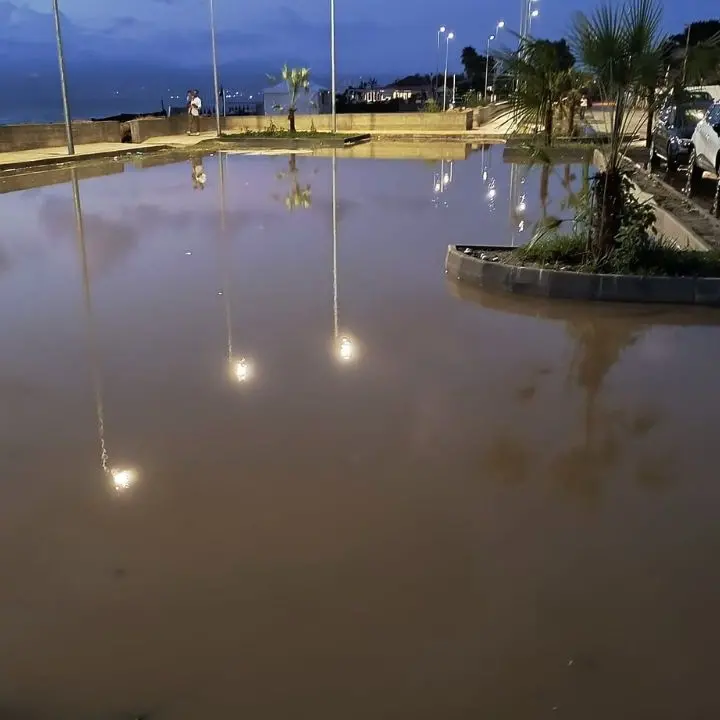 Pizzo, allagamenti nella zona Savelli. L'opposizione: «Opere pubbliche? Un disastro»