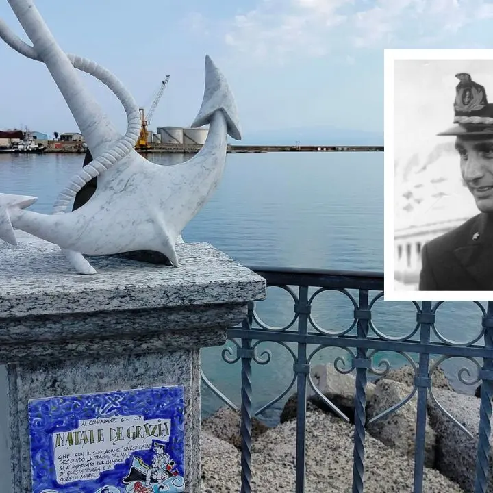 Vibo Marina, il belvedere intitolato al capitano Natale De Grazia nel 25esimo anno dalla sua misteriosa morte mentre indagava sulle navi dei veleni