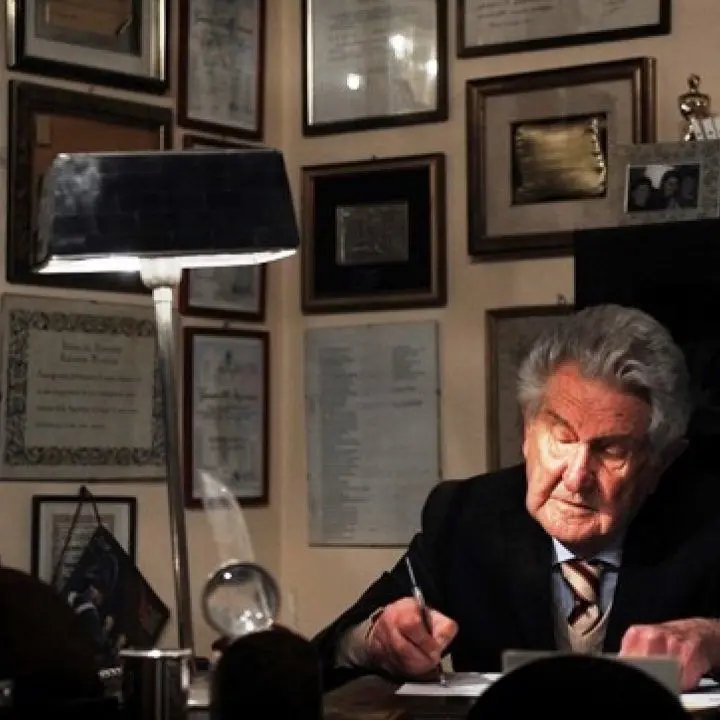 «Piazza Garibaldi sia intitolata al senatore Murmura»: Ali di vibonesità lancia la proposta al sindaco Romeo