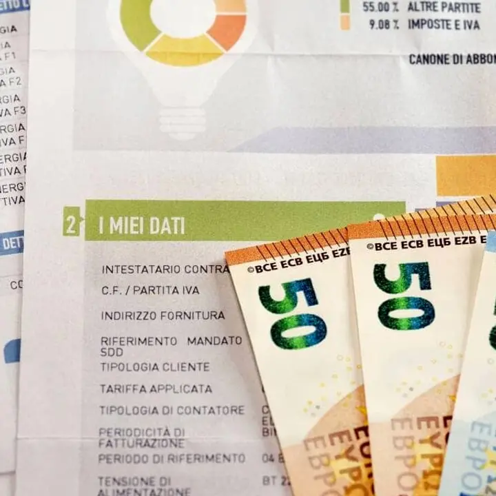 Acqua e depurazione, Briatico si mobilita per recuperare 500mila euro di bollette non pagate. Il sindaco: «Non saremo vessatori»