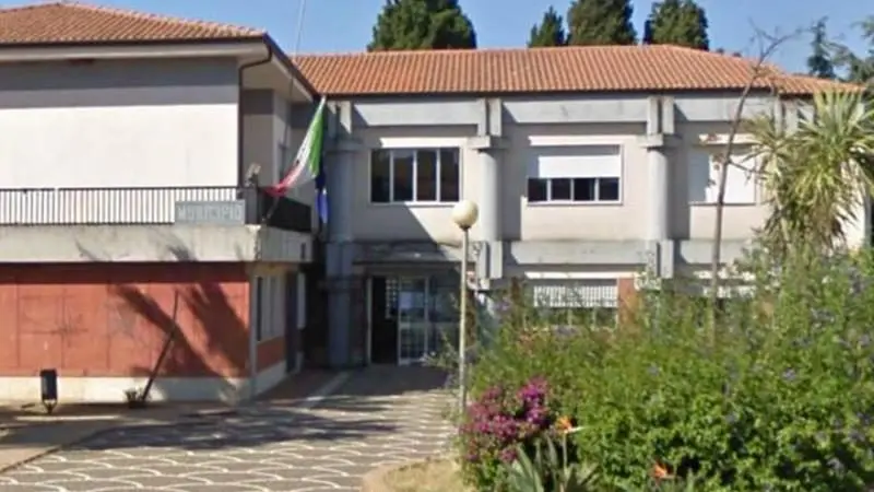 Ricadi, l’opposizione: «Strade colabrodo e zero servizi ma dal sindaco nessuna risposta»