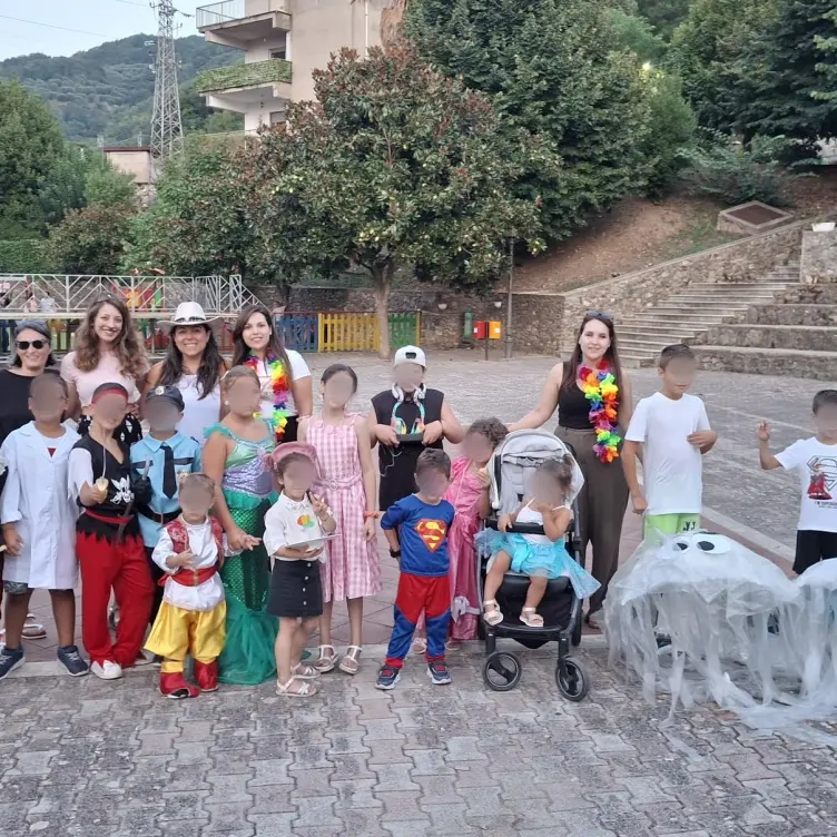 Il Carnevale… estivo: a Pizzoni giochi, colori e risate grazie all’evento targato Pro loco