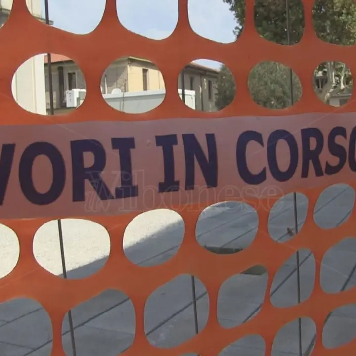 Cantieri a Vibo, la pazienza dei commercianti è finita: «Il Comune ha condannato a morte le nostre attività»