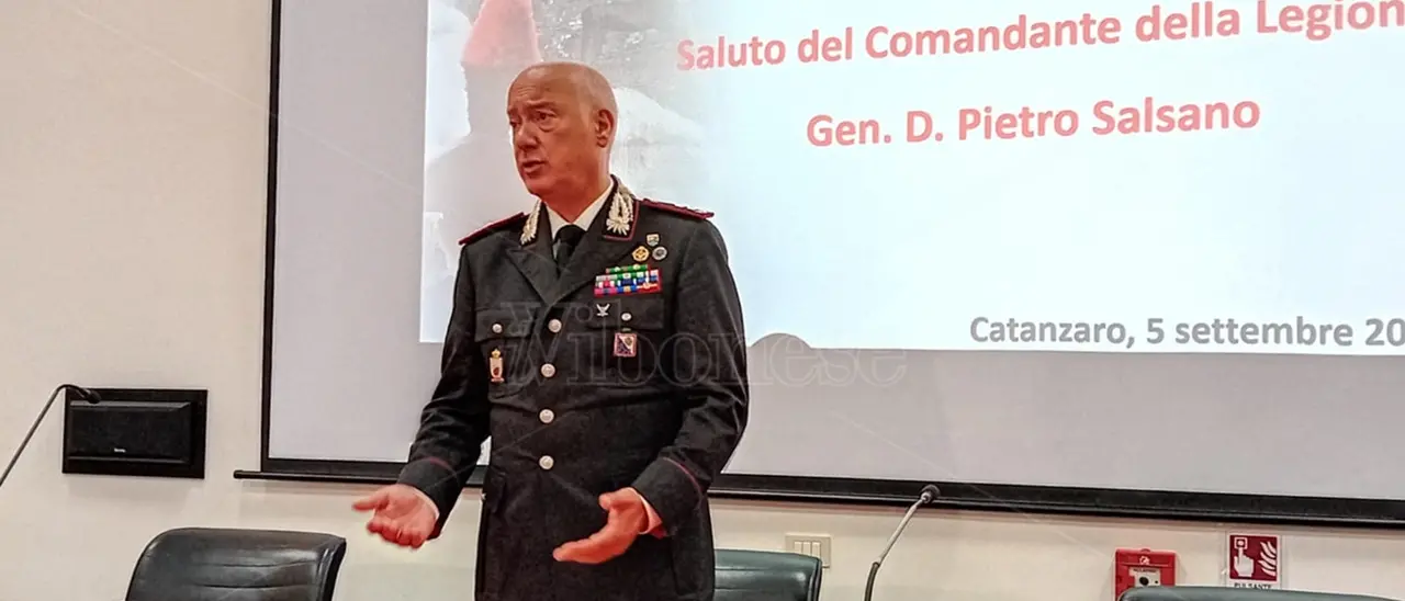 Il generale dei carabinieri Salsano saluta la Calabria: «In 3 anni le cose sono cambiate, ho imparato ad amare questa terra»