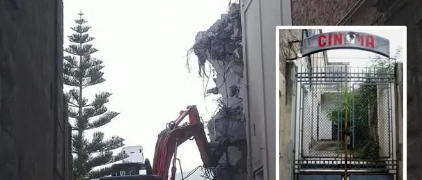 Tropea dice addio a un simbolo della città: demolito il Cinema Eliseo