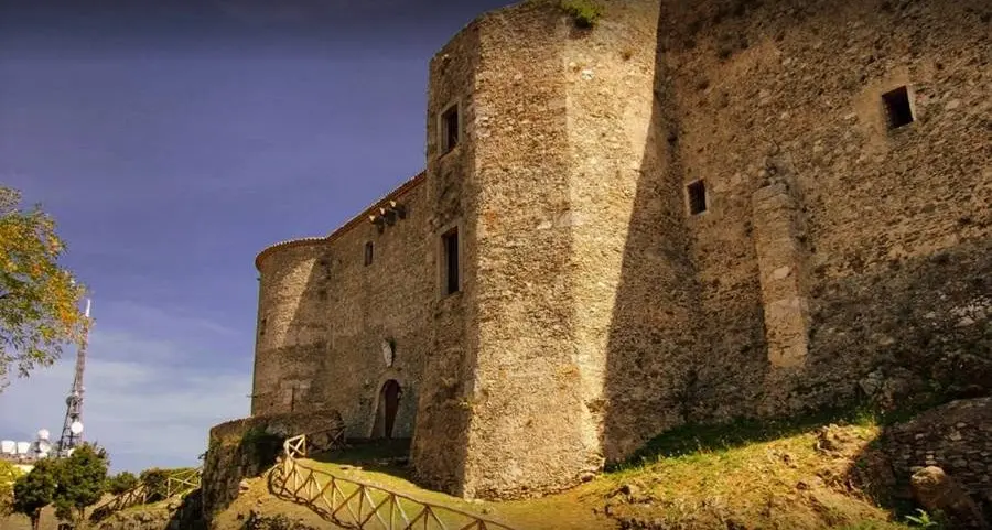 Museo Capialbi di Vibo aperto solo due giorni a settimana, il M5S accusa il governo: «Contratti non rinnovati, così i luoghi della cultura muoiono»\n