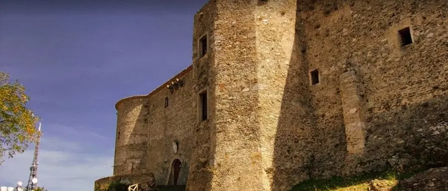 Museo Capialbi di Vibo aperto solo due giorni a settimana, il M5S accusa il governo: «Contratti non rinnovati, così i luoghi della cultura muoiono»\n