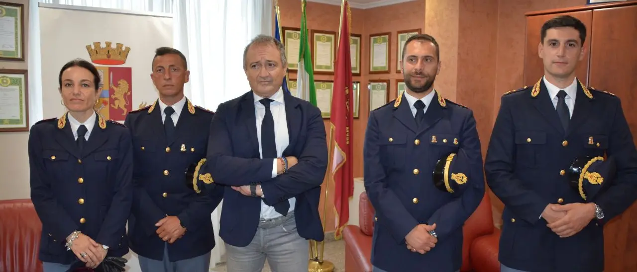 Vibo, il questore Ruperti ha presentato tre nuovi funzionari di polizia: Pinti (Squadra mobile), Sapienza (Personale) e Scagliola (Digos) - VIDEO