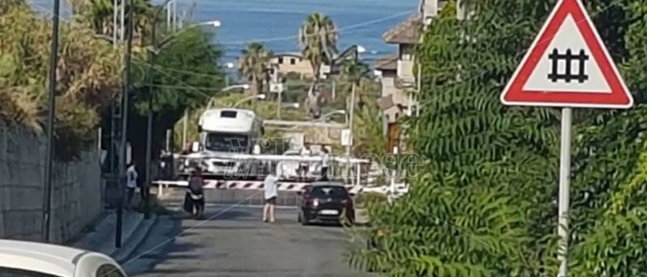 Ricadi, la provinciale 22 chiusa per lavori nei pressi del passaggio a livello di Santa Domenica: l'ordinanza