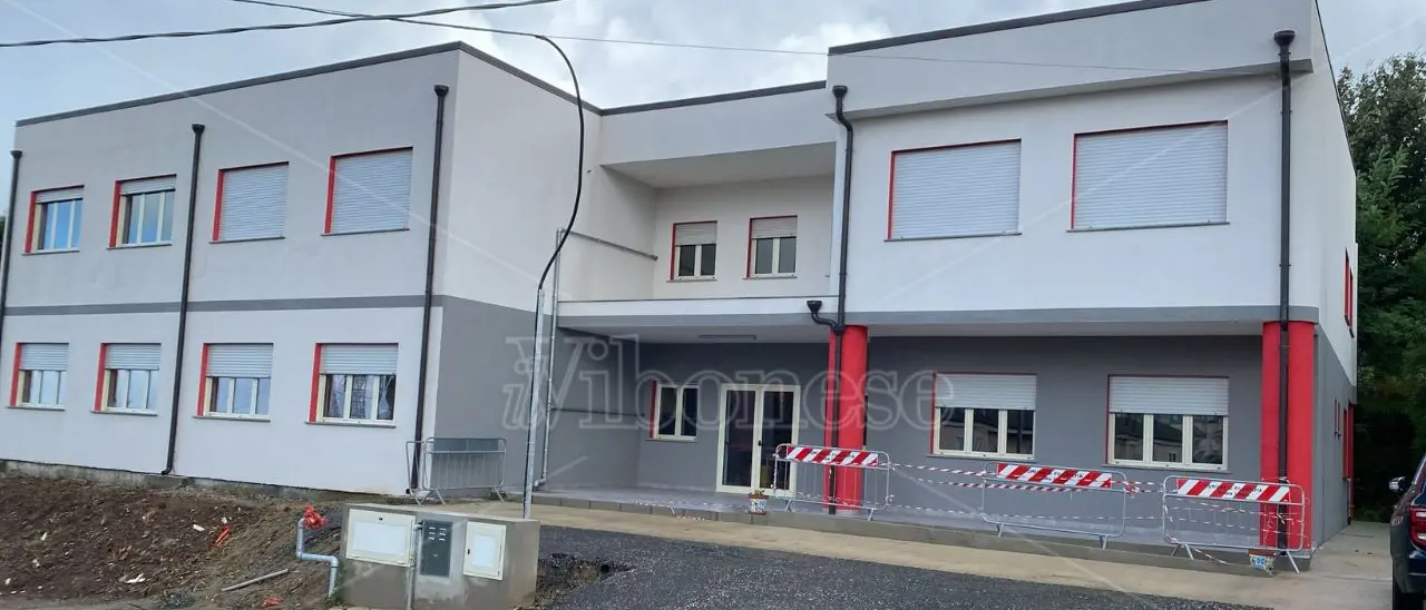 Filadelfia, dopo 15 anni consegnata la nuova sede dell’Ipsia. Ma ci andranno i ragazzi dello Scientifico