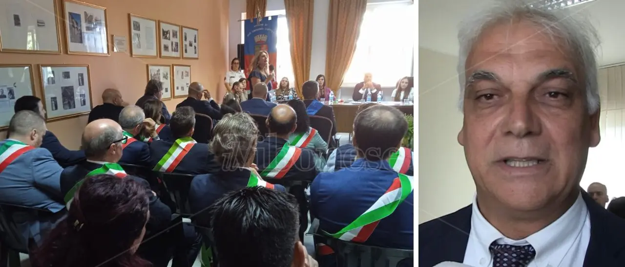 Da San Gregorio un urlo di ribellione contro la ‘ndrangheta: massiccia partecipazione al Consiglio aperto dopo l’intimidazione al sindaco - Video