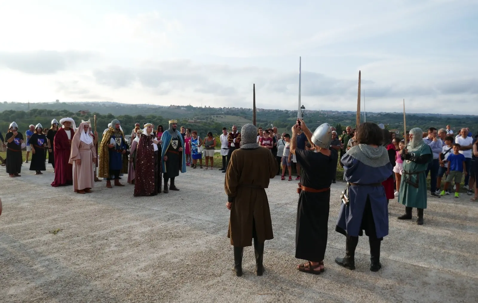 A Mileto la corte di Ruggero I d’Altavilla: la città ripercorre il suo glorioso passato normanno con la tradizionale rievocazione medievale