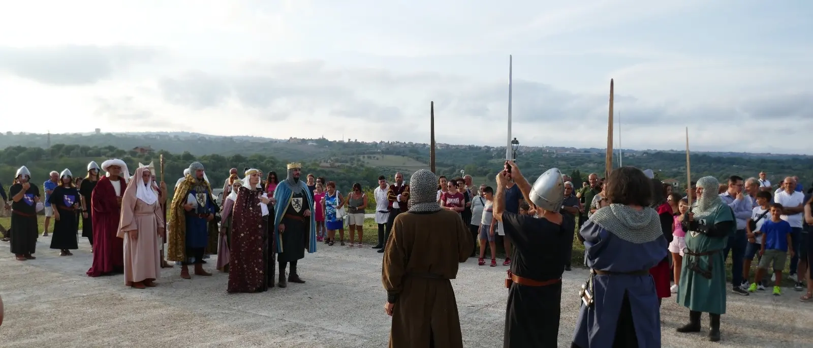 A Mileto la corte di Ruggero I d’Altavilla: la città ripercorre il suo glorioso passato normanno con la tradizionale rievocazione medievale