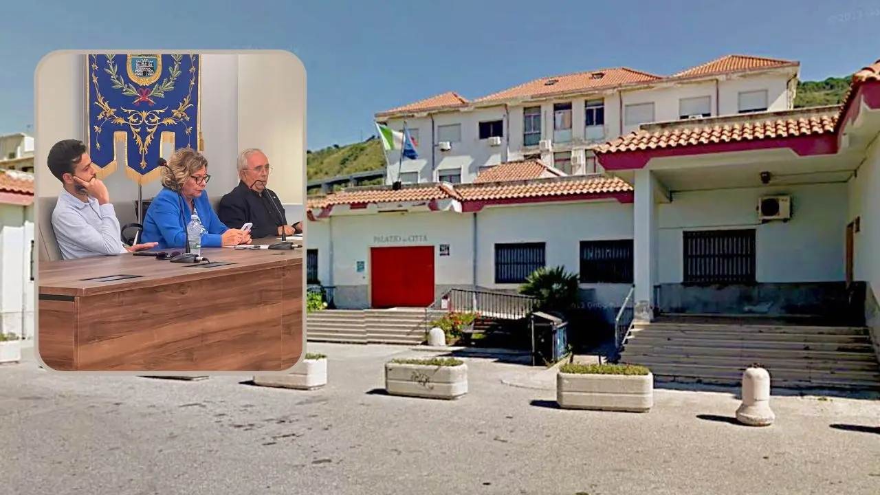 Pizzo, la maggioranza diserta l'incontro con i consiglieri regionali Lo Schiavo e De Nisi su tutela del mare e depurazione. L'opposizione: «Imperdonabile errore politico»