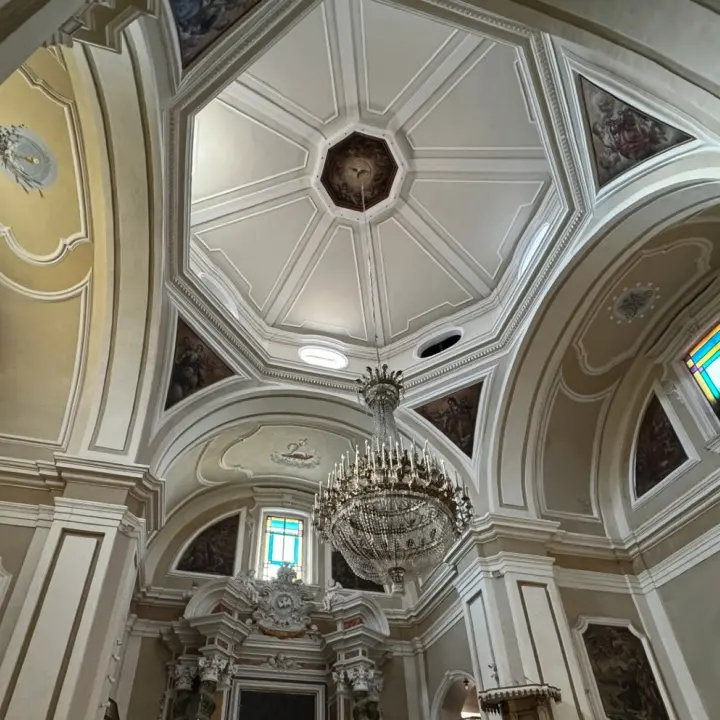 La rinascita della chiesa del Gesù di Tropea che torna ai fedeli dopo oltre un anno dal crollo della cupola
