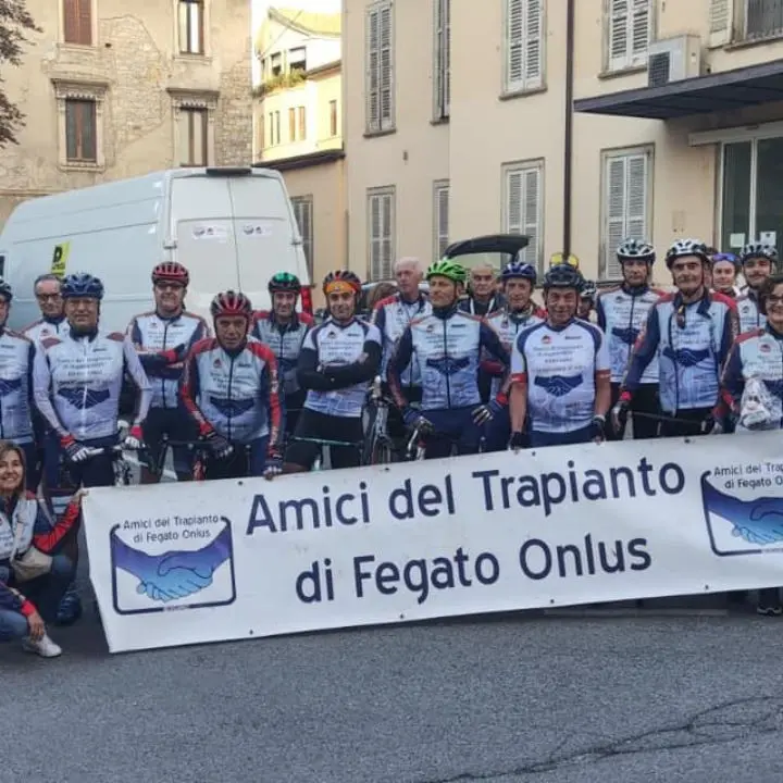 Pedalando per la vita: la 18esima edizione della granfondo ciclistica dei trapianti arriva in Calabria e fa tappa a Tropea