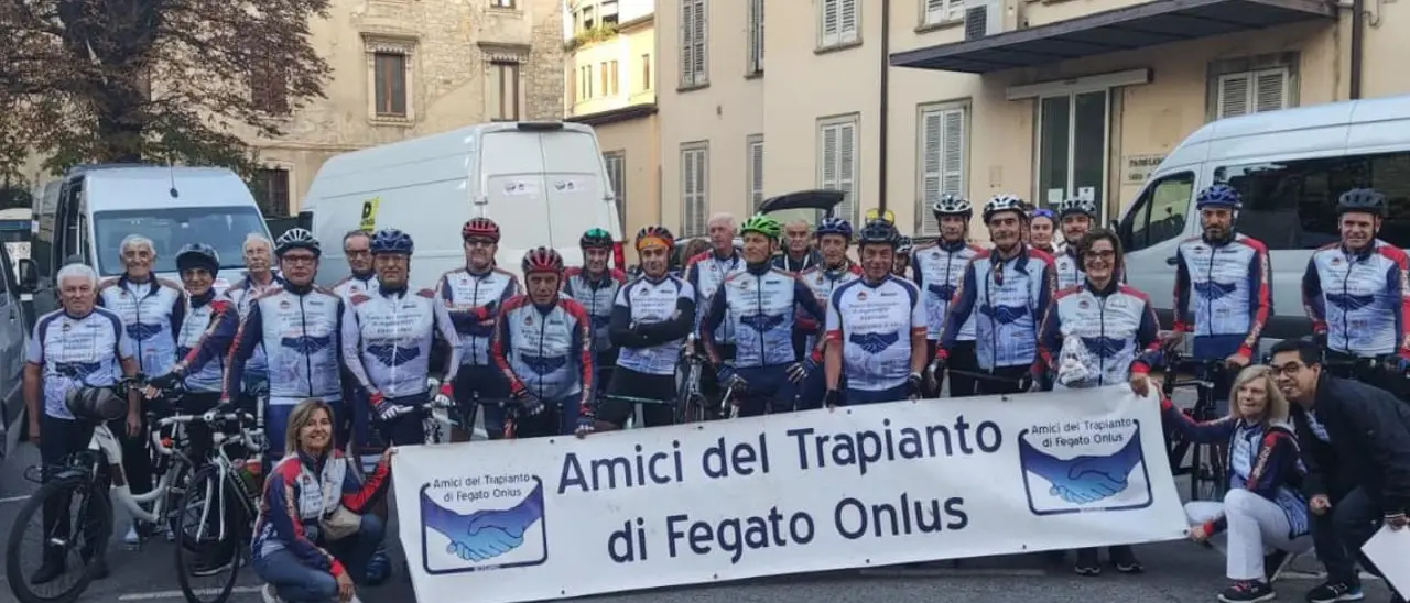 Pedalando per la vita: la 18esima edizione della granfondo ciclistica dei trapianti arriva in Calabria e fa tappa a Tropea