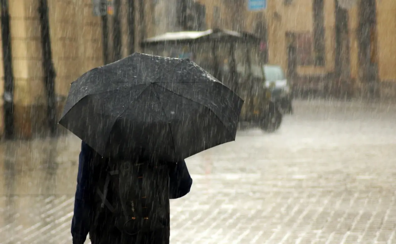 Meteo Vibonese, due giorni di piovaschi e qualche temporale. Poi... la Liberazione: il 25 aprile torna il sole
