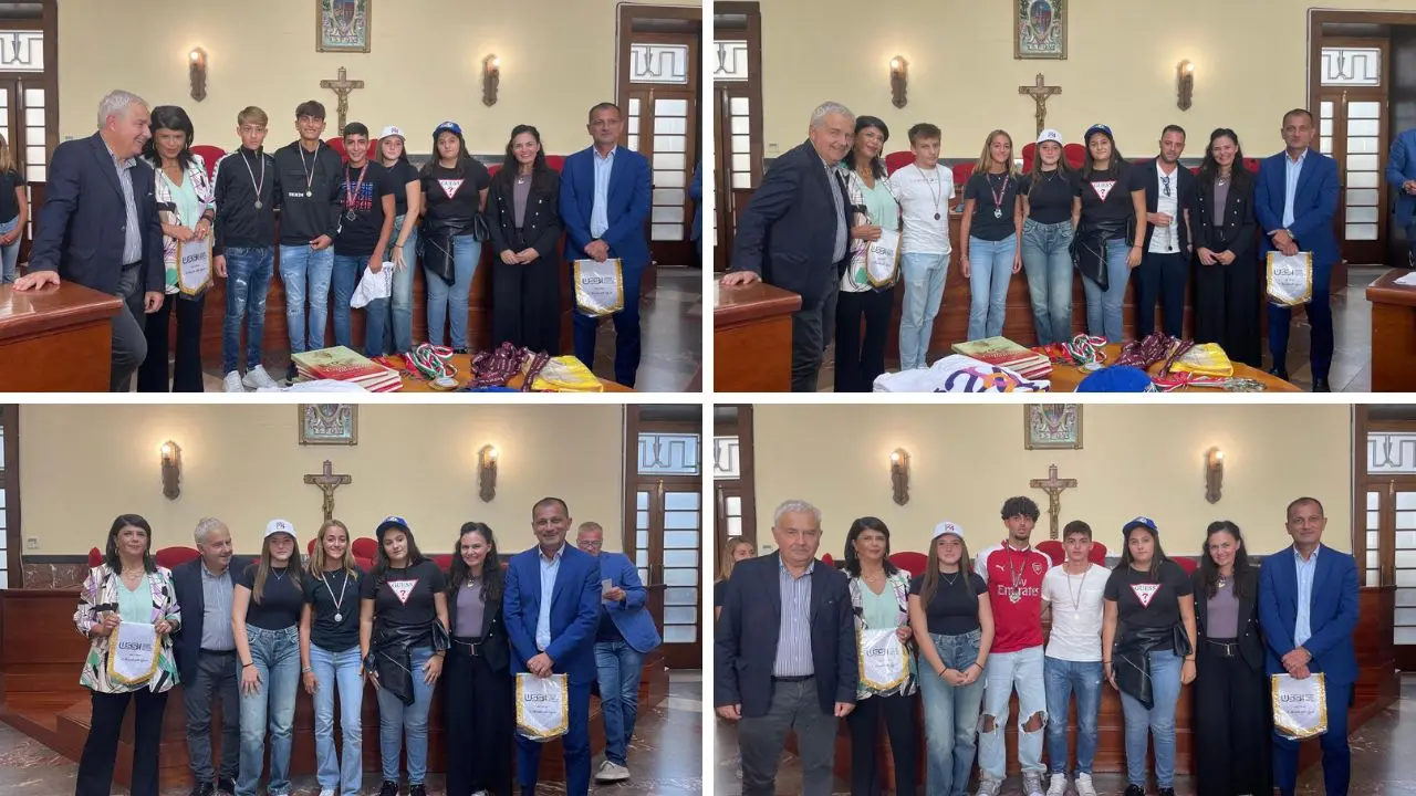 La \"Corsa di Miguel\" a Vibo, la premiazione degli studenti-atleti al Comune