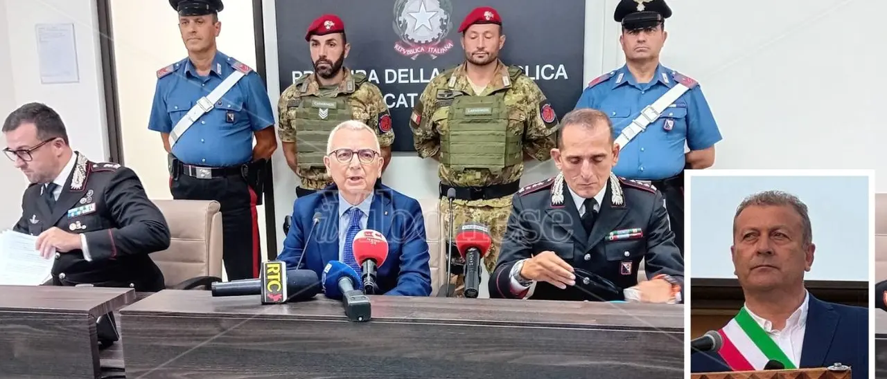 Arrestati sindaco e assessore nel Crotonese, la Dda: «A Casabona la 'ndrangheta controllava tutto»