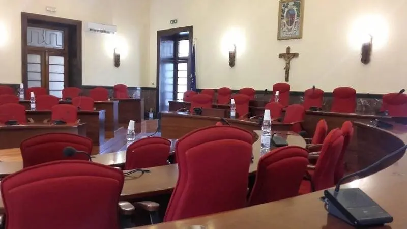 Vibo, convocato il Consiglio comunale: riflettori accesi su fosso Sant’Anna, Sbv e nomina capo di Gabinetto del sindaco