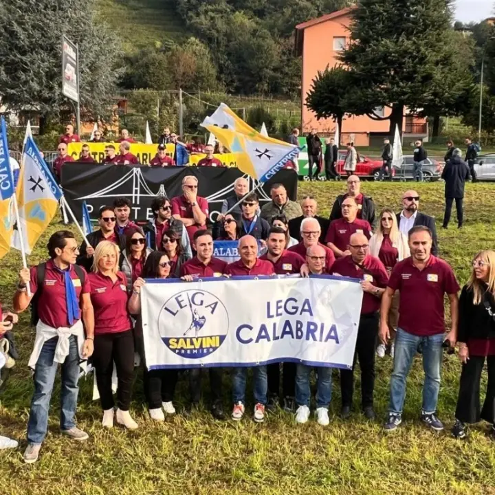 Da Vibo a Pontida per tifare Salvini, Vannacci e autonomia differenziata: la trasferta dei leghisti vibonesi