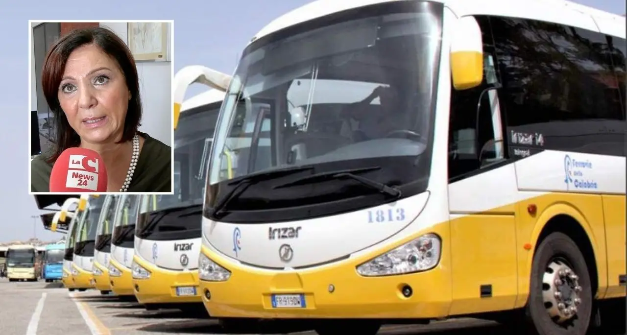 Trasporto pubblico a Vibo, la rivoluzione arranca. L’assessore all’Urbanistica chiama in causa Ferrovie della Calabria: «Dove sono le paline?»