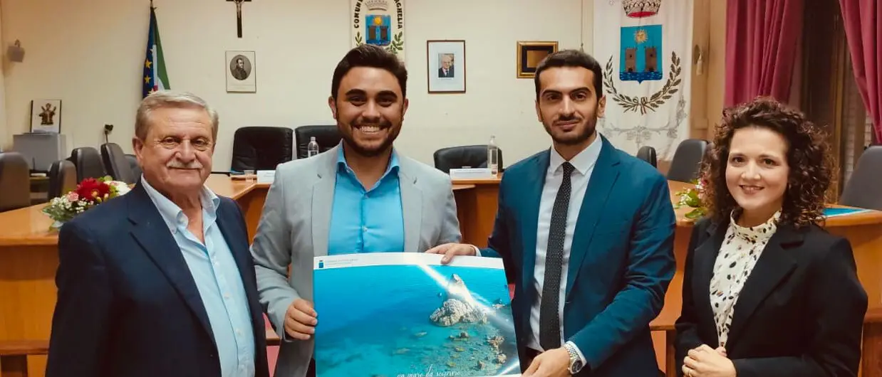 A Parghelia presentato “Un cuore in movimento”, opera prima del consigliere reggino Filippo Quartuccio