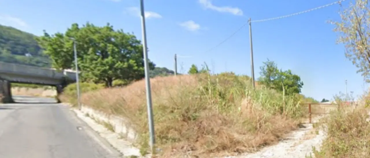 Tropea: dopo lo scempio dei rifiuti abbandonati all'isola ecologia di Barricello, sotto la lente dei commissari le \"carte\" della Muraca srl