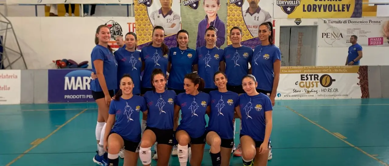 Pallavolo femminile, la Lory Volley Pizzo trionfa nel derby contro la Todosport Vibo Valentia