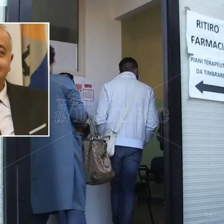 Disagi Farmacia territoriale, dopo la protesta della paziente pronta a incatenarsi Mammoliti interroga Occhiuto: «Situazione non più tollerabile»