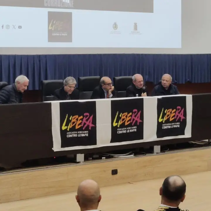 «Pezzi della Chiesa troppo vicini ad ambienti mafiosi»: dal palco di Libera a Vibo i vescovi rilanciano l’allarme sulla ’ndrangheta in sagrestia