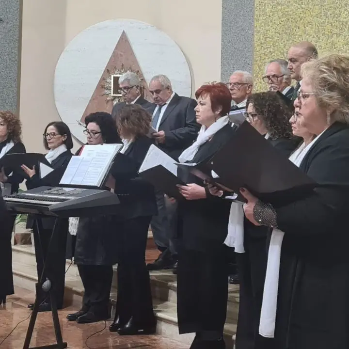 Omaggio a Napoli nel cuore di Vibo: il coro polifonico Pensieri, parole e musica in scena a Palazzo Gagliardi