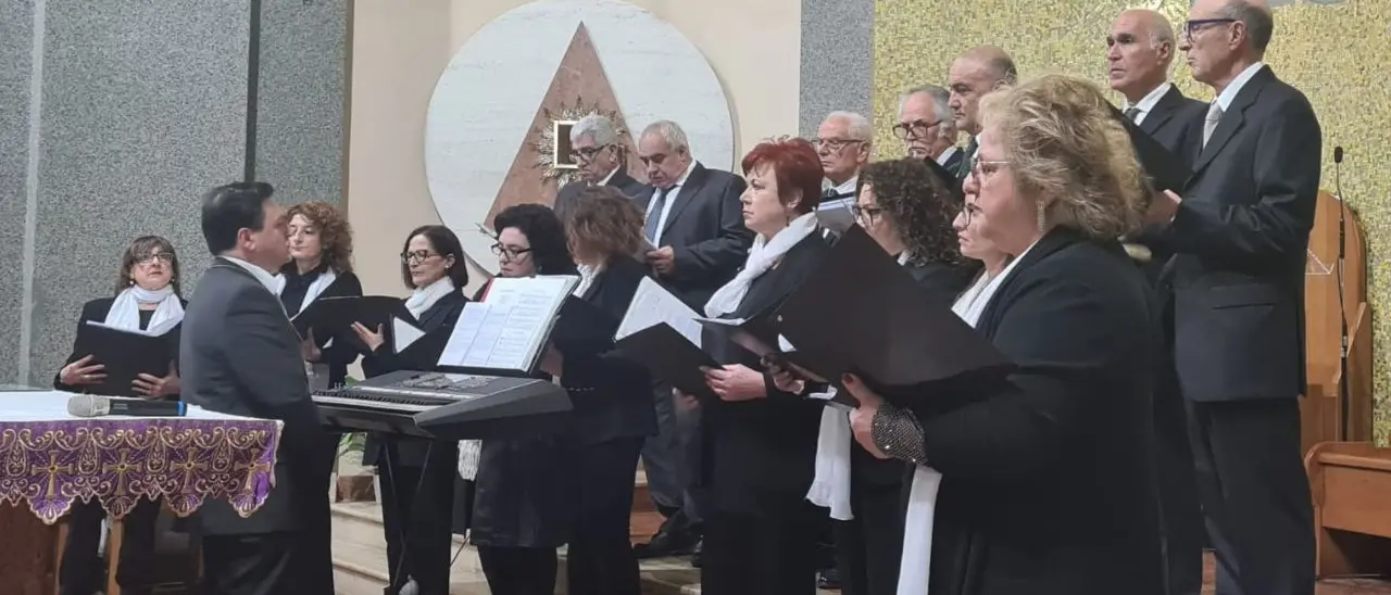Omaggio a Napoli nel cuore di Vibo: il coro polifonico Pensieri, parole e musica in scena a Palazzo Gagliardi