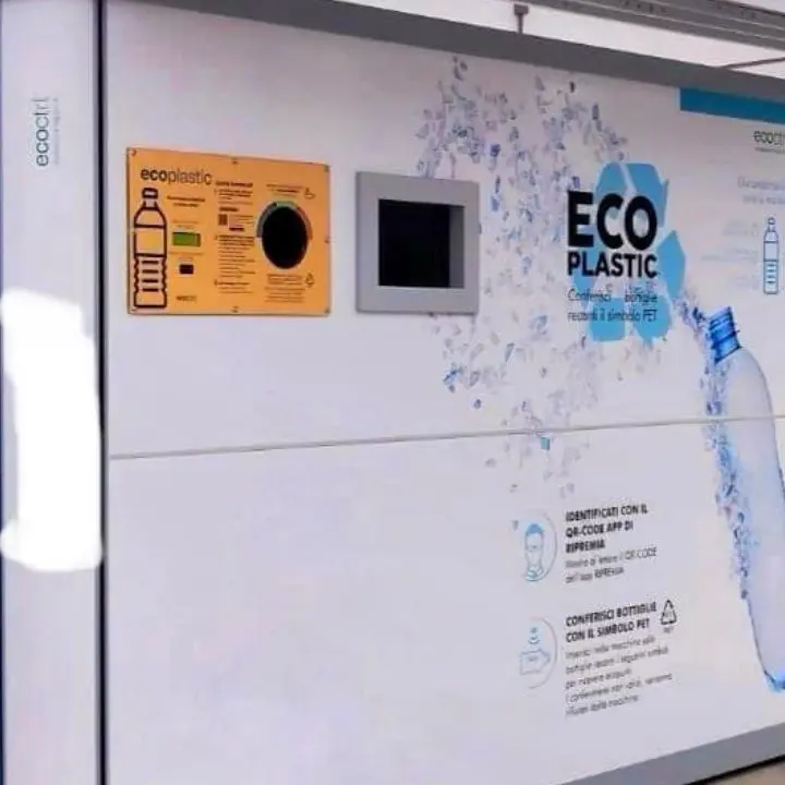 Anche a Gerocarne arriva l'eco-compattatore, il sindaco Vivona: «Così riduciamo l'impatto della plastica sul nostro territorio»