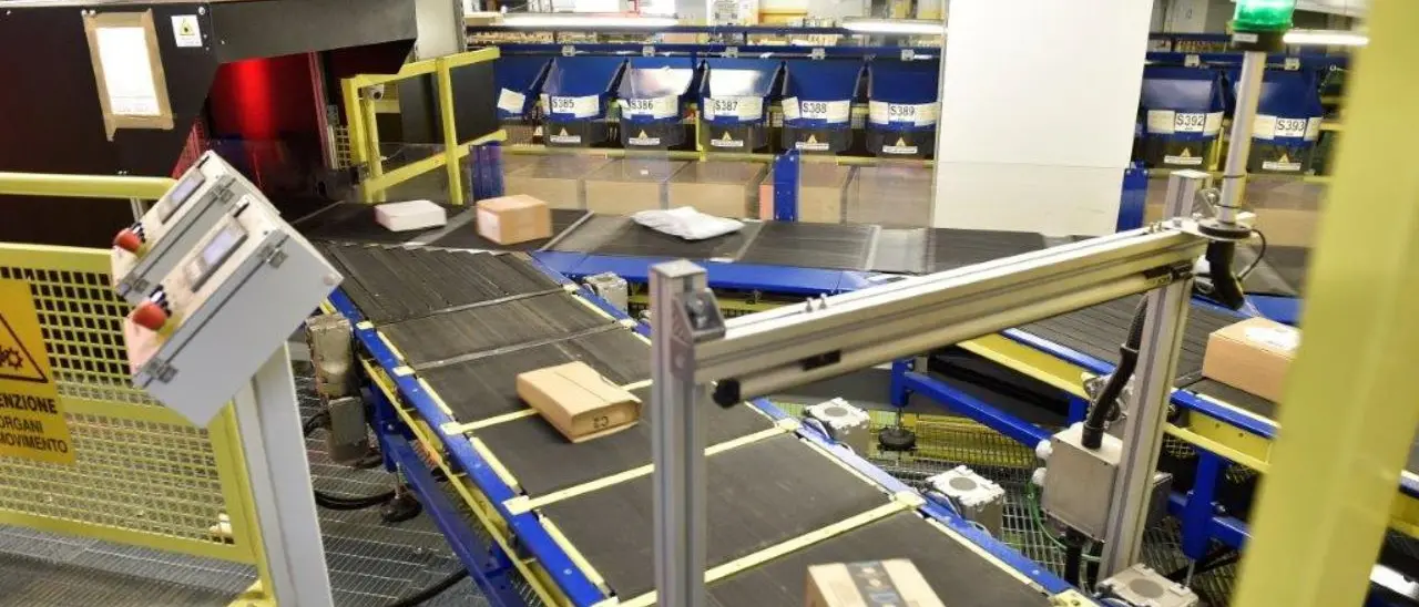 Vibo Valentia terza in Italia per numero di pacchi consegnati (+96%) con Poste nei primi 6 mesi dell’anno: è boom dell’e-commerce