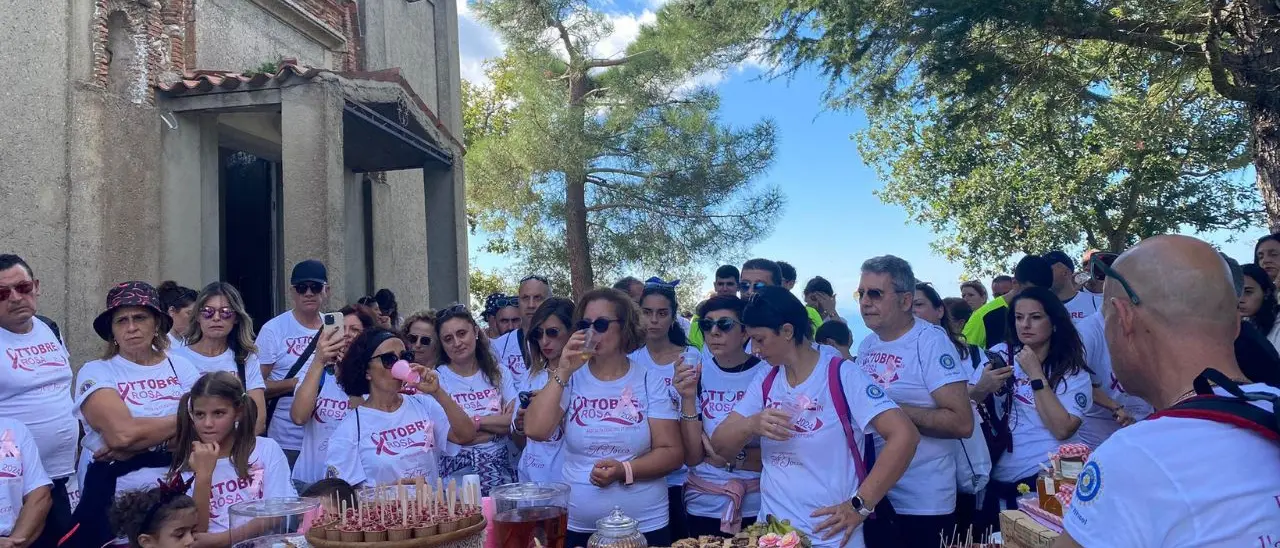 Ottobre in rosa a Motta Filocastro: successo per la giornata dedicata alla prevenzione del tumore al seno con screening gratuiti