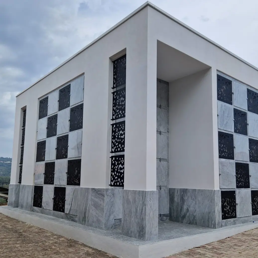 Mileto, il Comune attiva un servizio navetta per il 2 novembre. Al cimitero in arrivo nuovi loculi