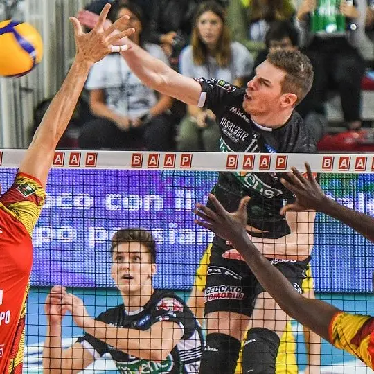 Volley, falsa partenza per la Tonno Callipo: a Padova è 3-0