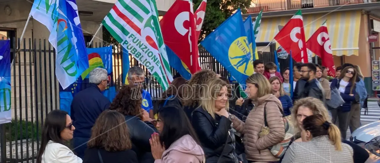 Soluzione in extremis per 37 precari dell’Asp di Vibo: la commissione straordinaria rinnova i contratti in scadenza oggi