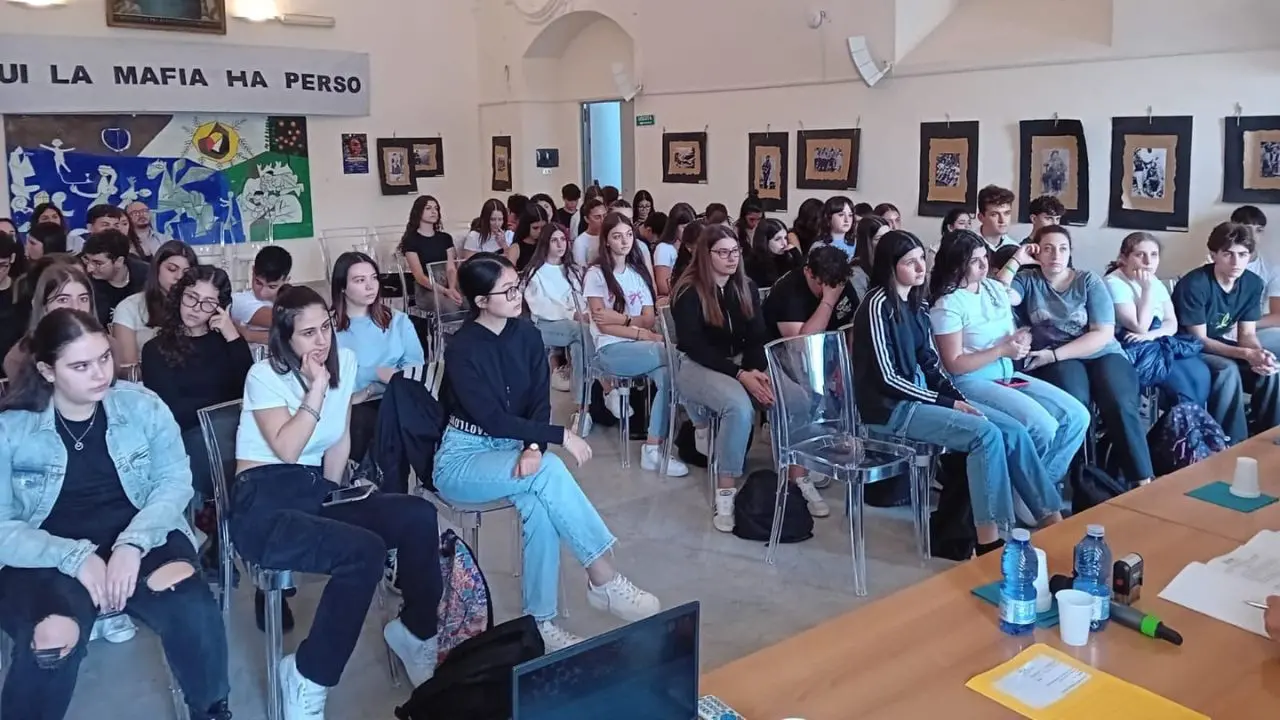 Tropea: al via il nuovo triennio di Biomedica al liceo Scientifico \"Vianeo\", una collaborazione rodata tra scuola e ospedale