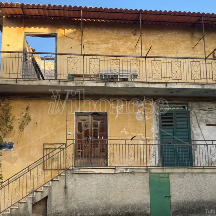 Immobile fatiscente a Dasà, l’Aterp replica al Comune: «Il Tar non gli ha dato ragione, ma il sindaco pensa di aver vinto lo stesso»\n