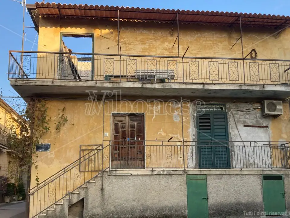 Immobile fatiscente a Dasà, il Tar respinge il ricorso dell’Aterp: «Dovrà essere abbattuto o ripristinato»