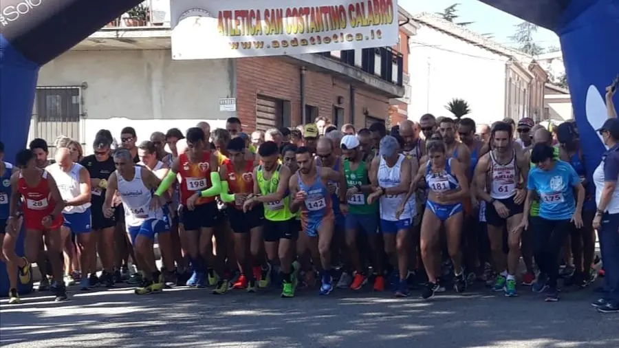 San Costantino cuore dell’atletica regionale con i campionati di corsa su strada - Video