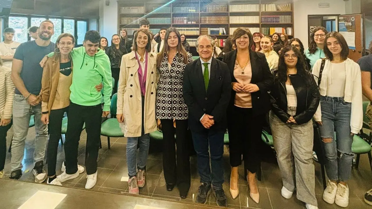 Intelligenza artificiale contro la violenza di genere: confronto da Vibo con l'eurodeputata Giusi Princi per discutere di tutele e di vuoto normativo