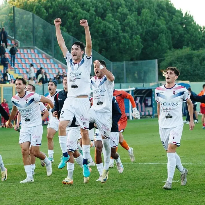 Serie D, la Vibonese si gode il primato in classifica. Aronica: «Lotteremo per stare lassù e rimanerci il più a lungo possibile»